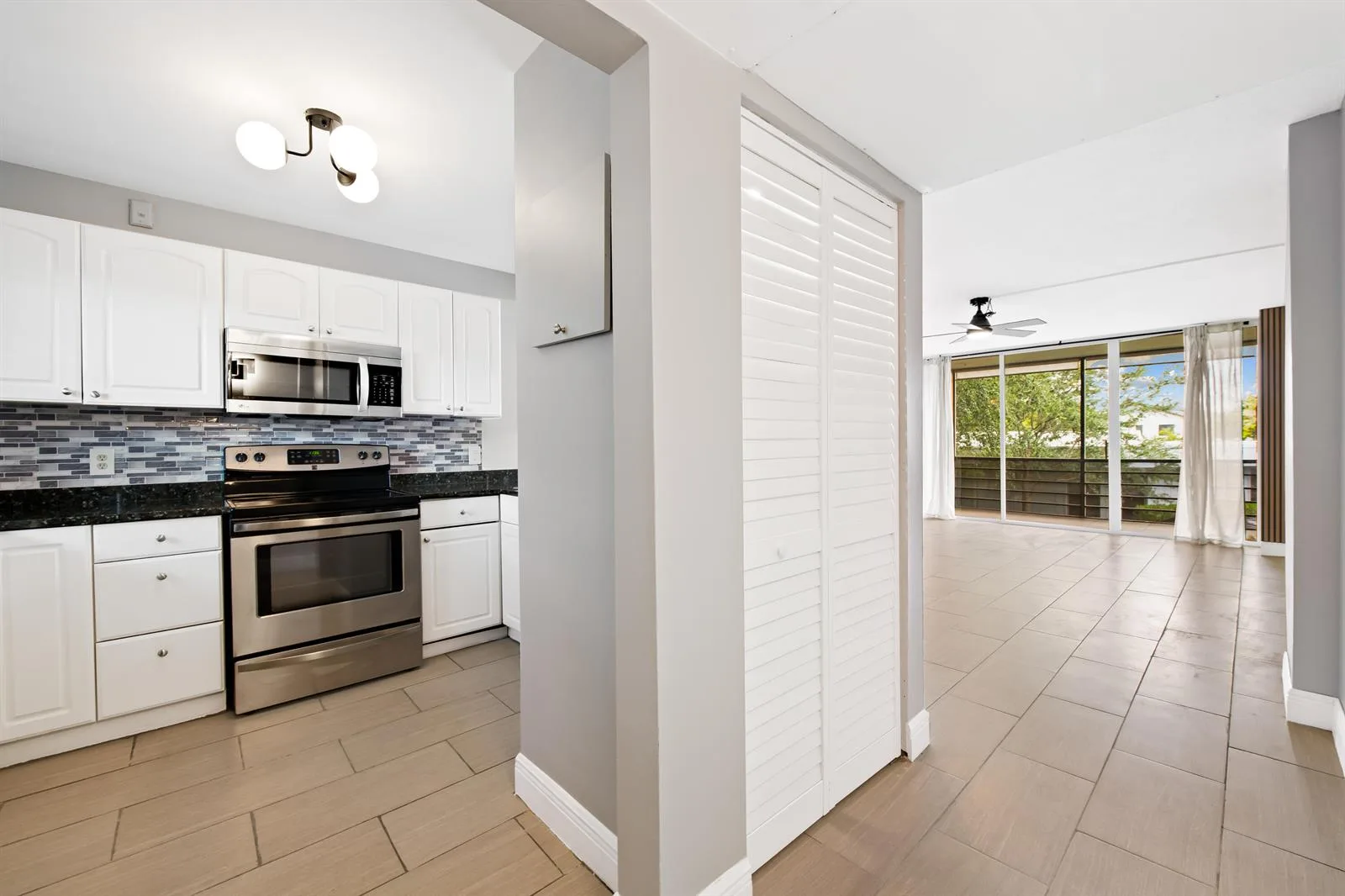 113 Royal Park Drive # 2h, Oakland Park, FL 33309 photo 4