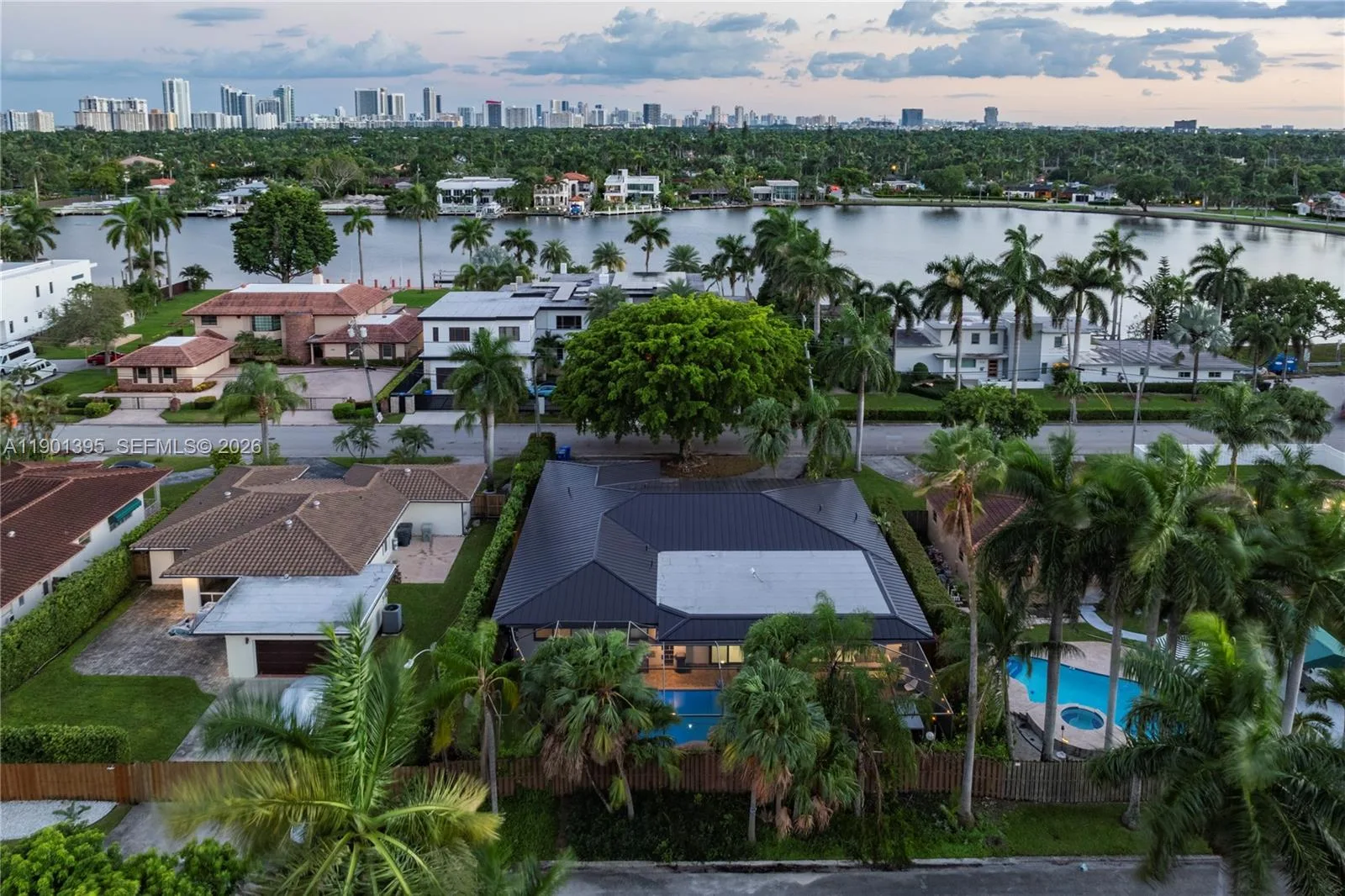 1141 N Northlake Dr, Hollywood, FL 33019 photo 2