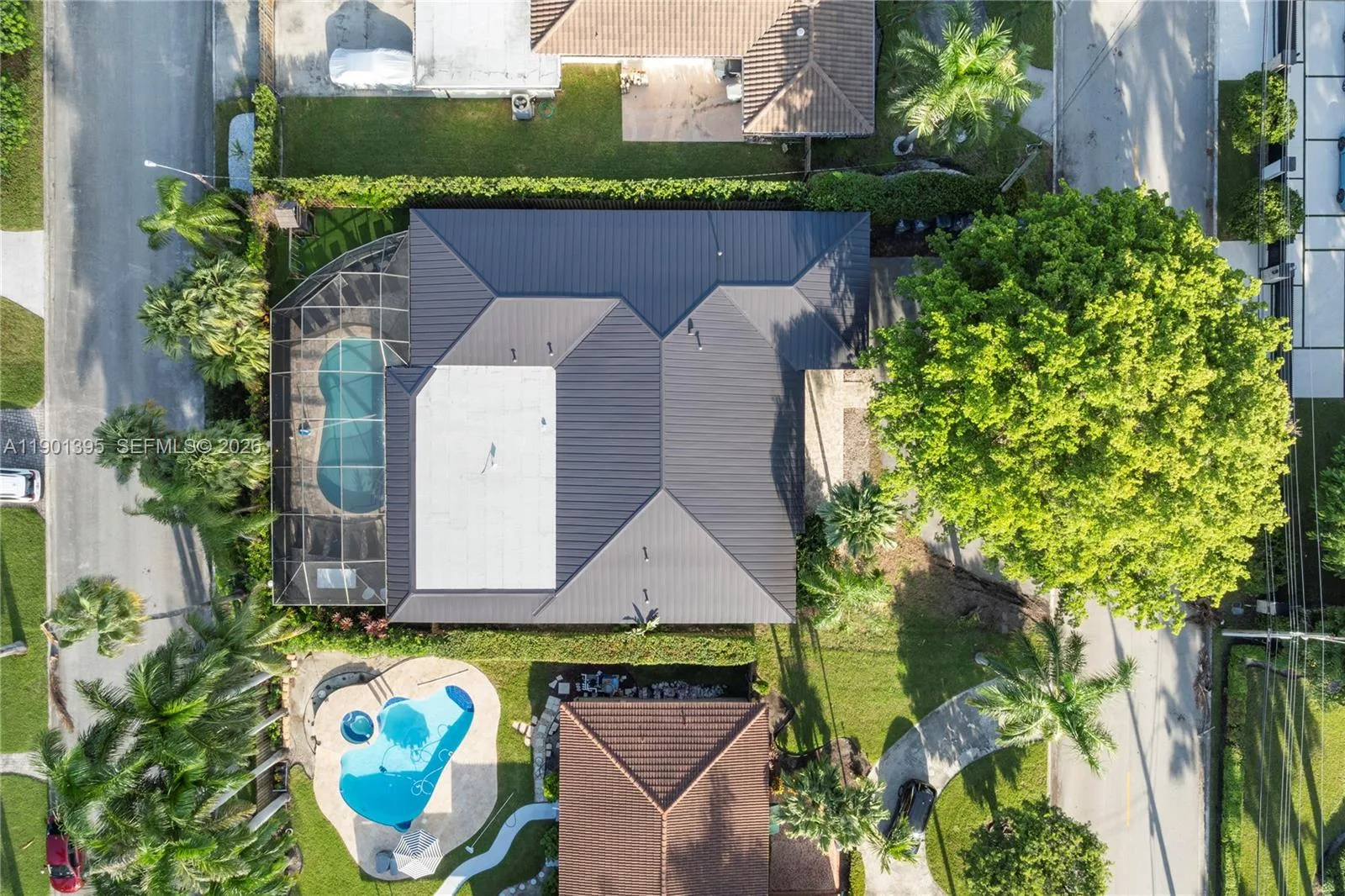 1141 N Northlake Dr, Hollywood, FL 33019 photo 5