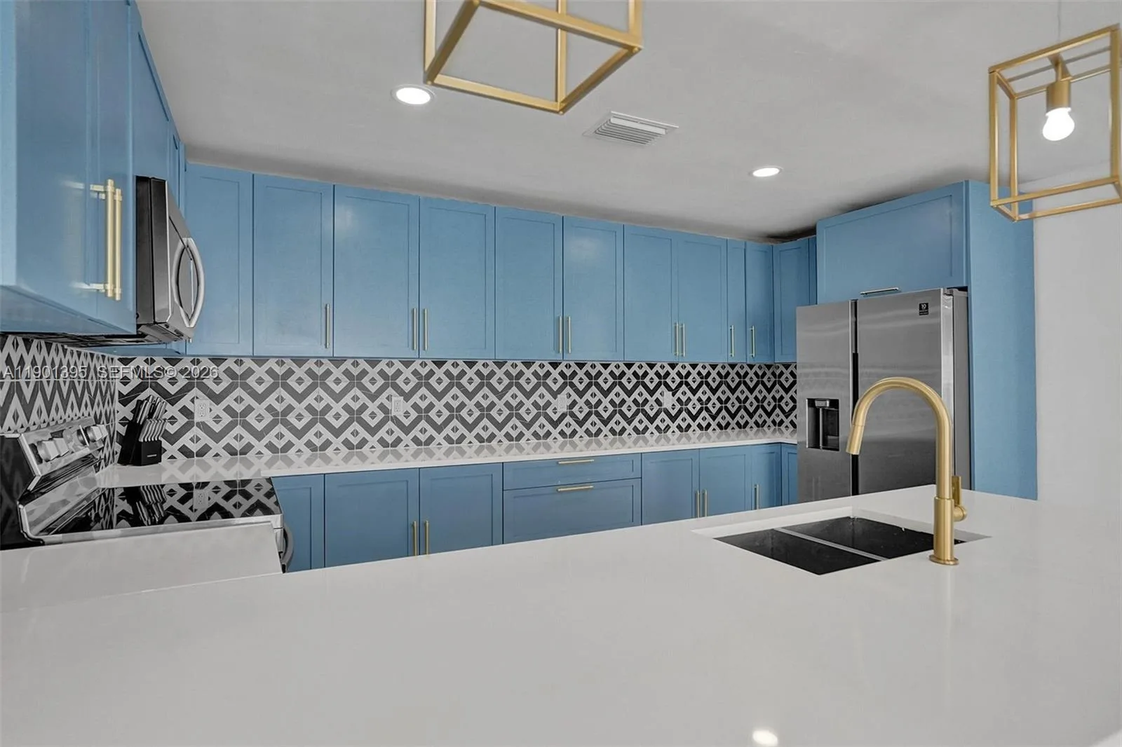1141 N Northlake Dr, Hollywood, FL 33019 photo 9