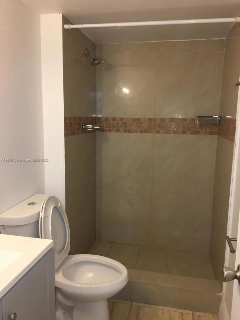 498 NW 165th St Rd # D205, Miami, FL 33169 photo 11