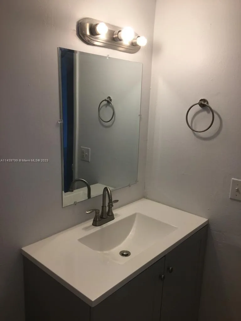 498 NW 165th St Rd # D205, Miami, FL 33169 photo 7