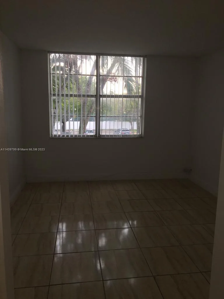 498 NW 165th St Rd # D205, Miami, FL 33169 photo 8