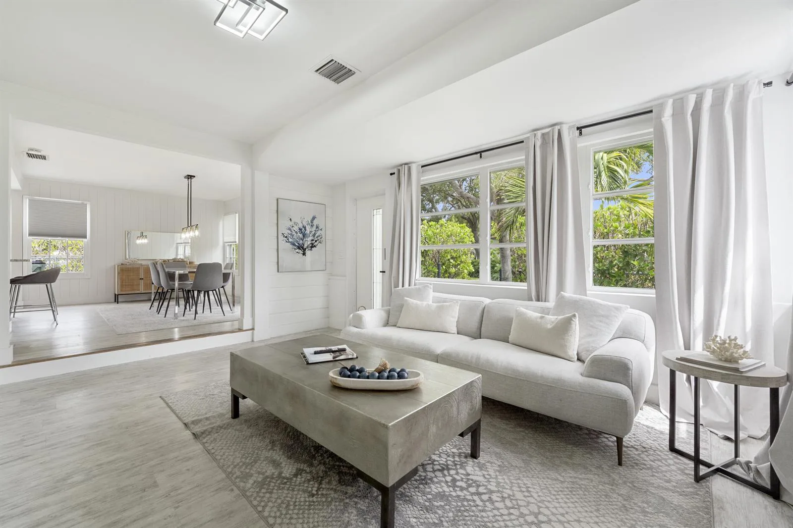 313 N 16TH Avenue N, FL 33460