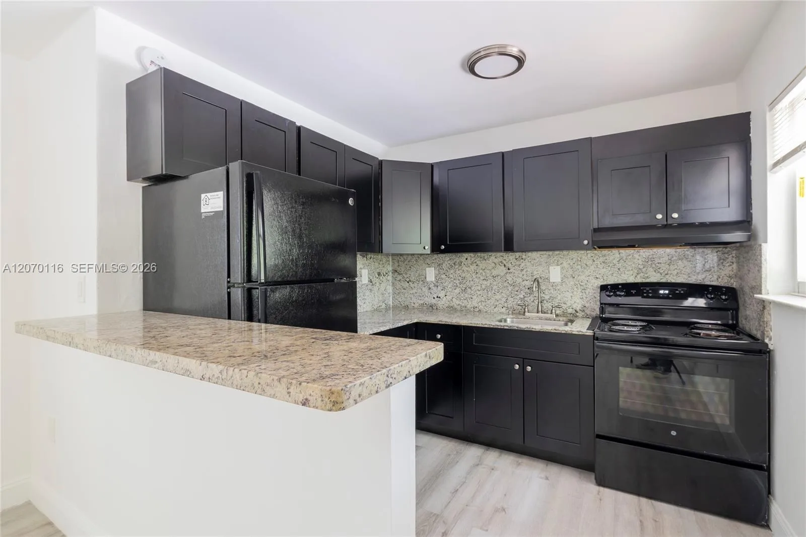1091 SW 4th St # 2, Miami, FL 33130
