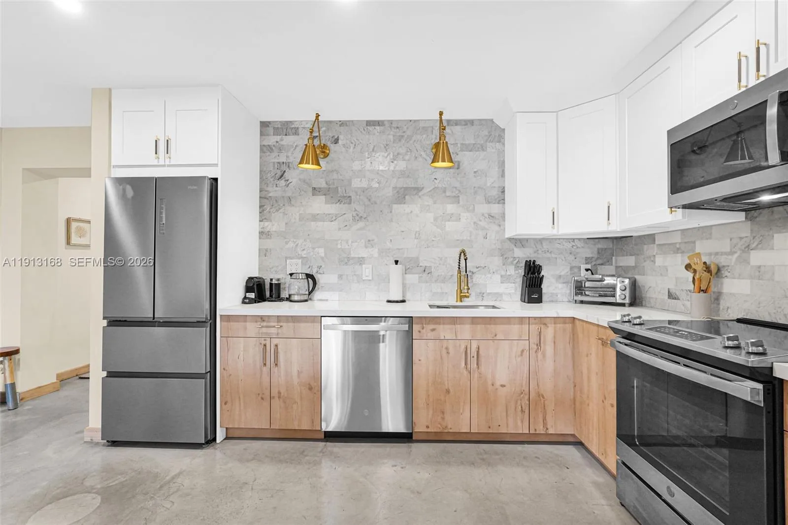 1012 NE 2nd Street, Hallandale Beach, FL 33009