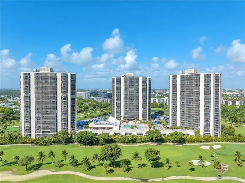 20301 W Country Club Drive # 1222, Aventura, FL 33180