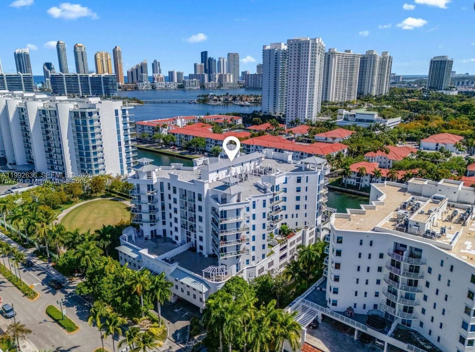 3030 Aventura photo 2