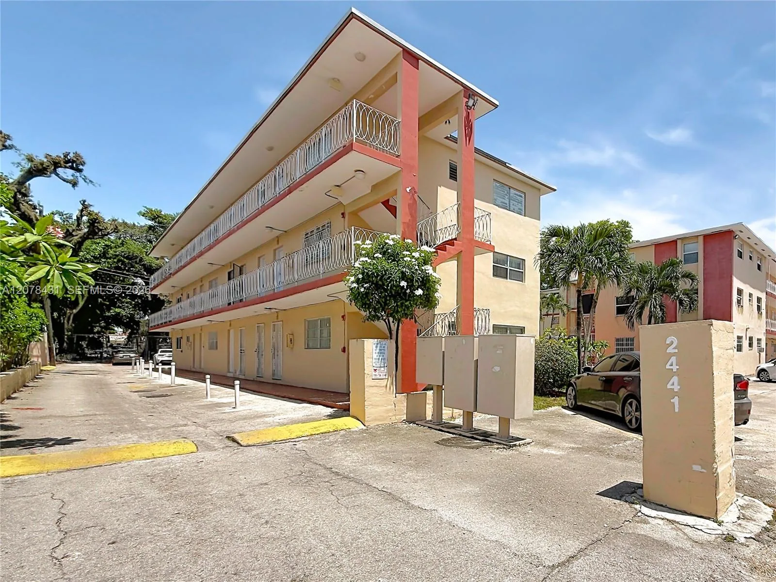 2441 NW 13th St # 67, Miami, FL 33125