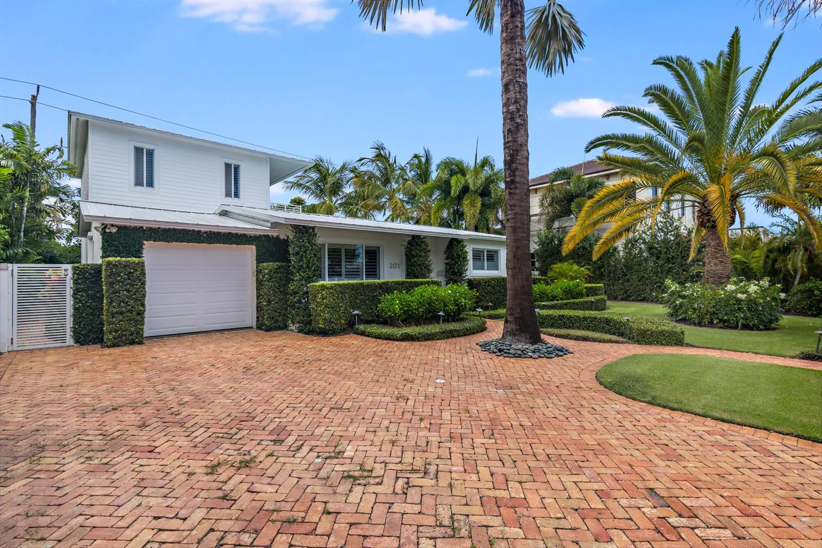 203 Arlington Road, West Palm Beach, FL 33405 photo 2