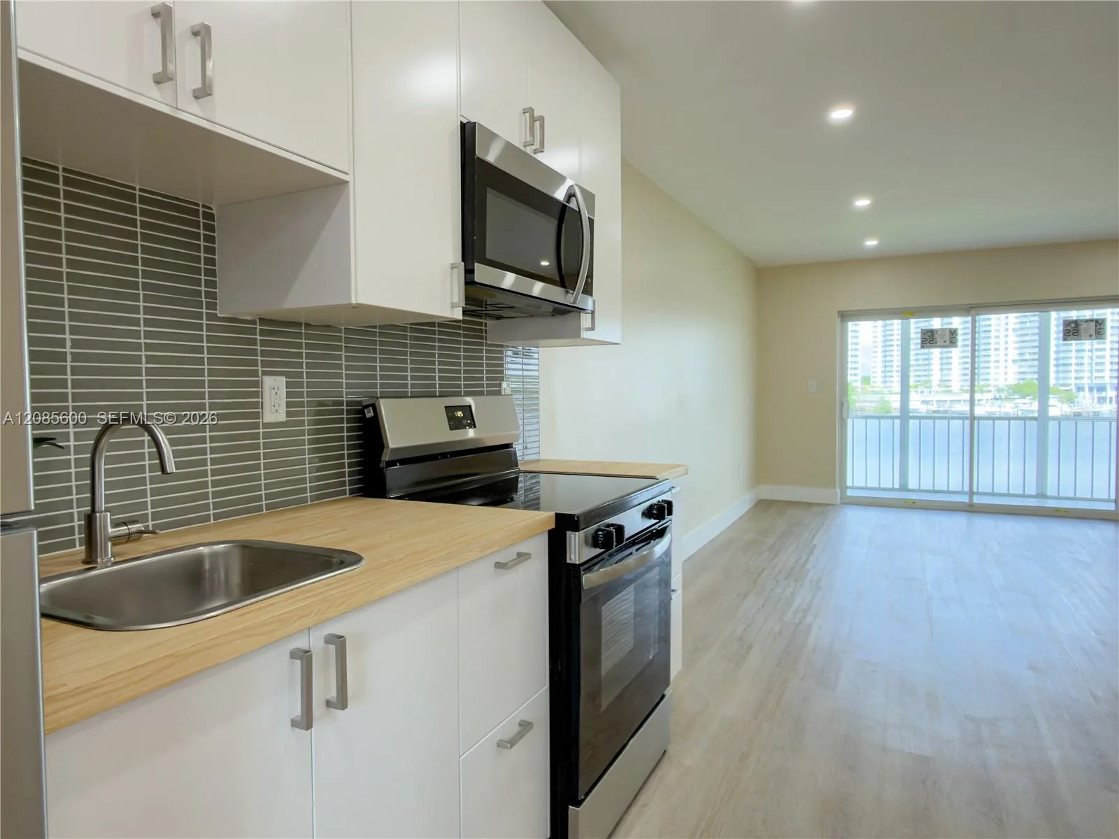 2949 Point East Dr # B304, Aventura, FL 33160