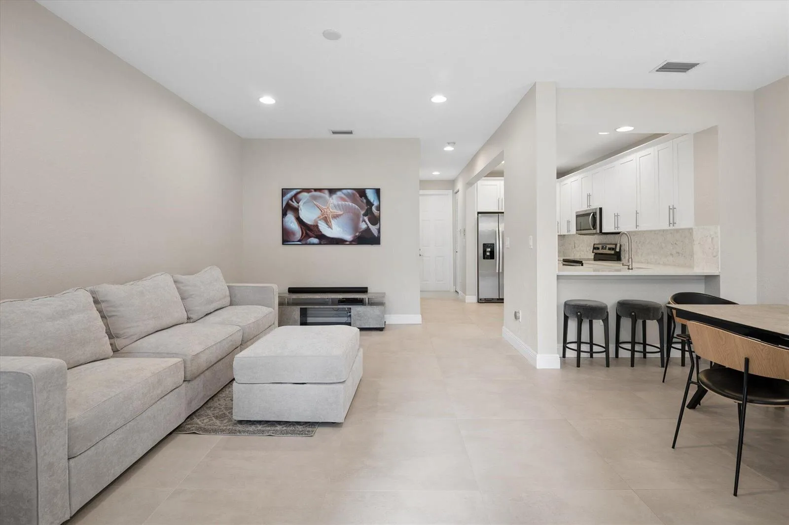950 Marina Del Ray Lane # 4, West Palm Beach, FL 33401