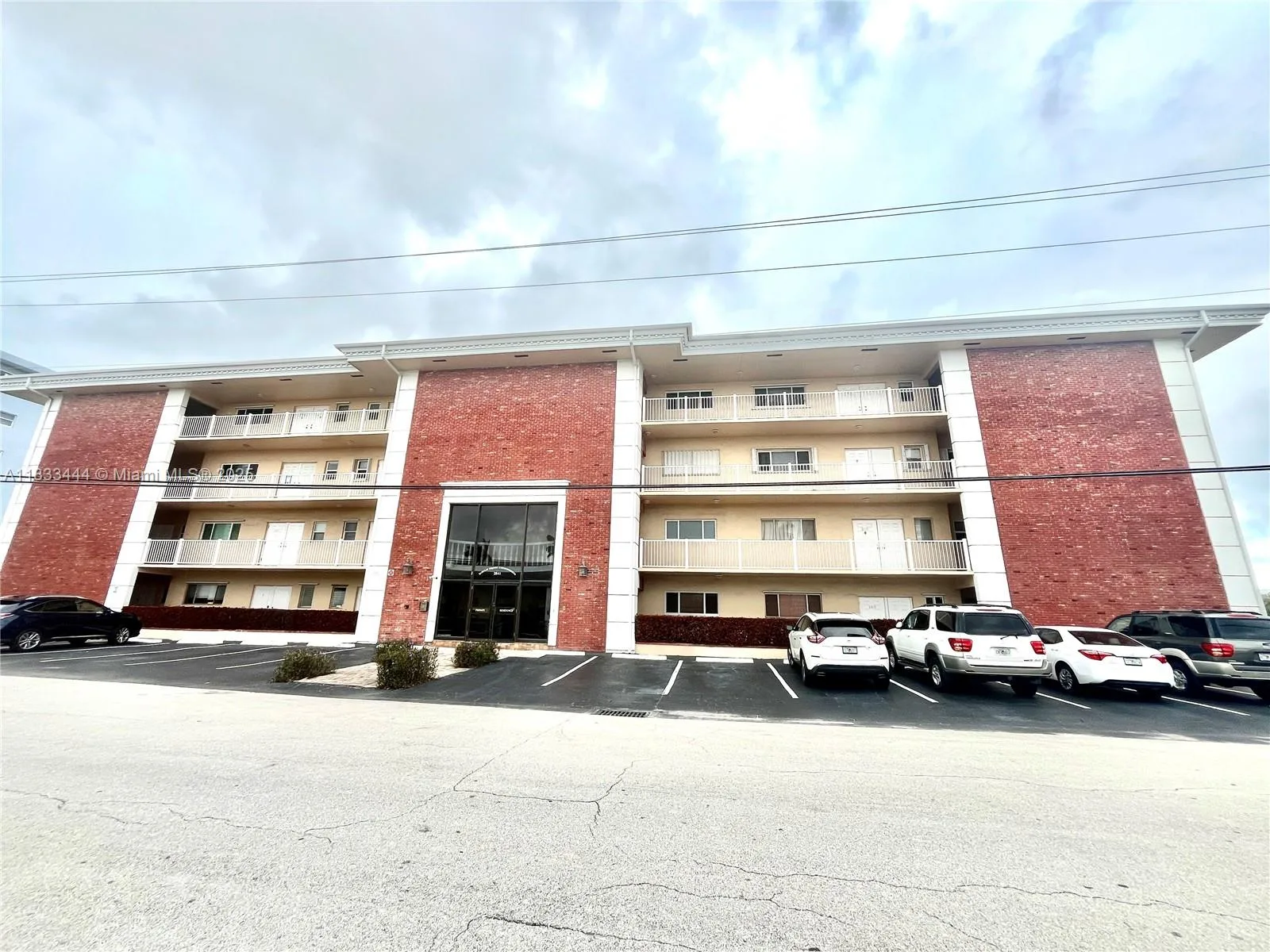 2841 NE 33rd Ct # 104, Fort Lauderdale, FL 33306
