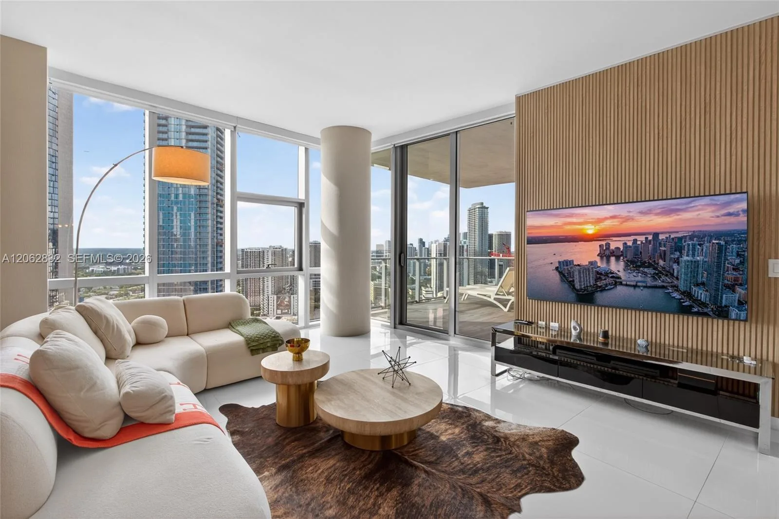 851 NE 1st Ave # 3201, Miami, FL 33132