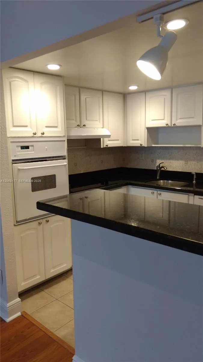 19390 Collins Avenue # 1014, Sunny Isles Beach, FL 33160 photo 5