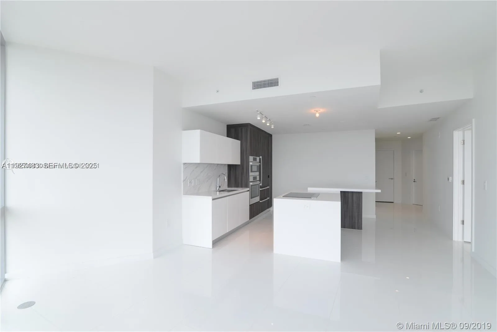 851 NE 1 AVE # 4110, Miami, FL 33132 photo 2