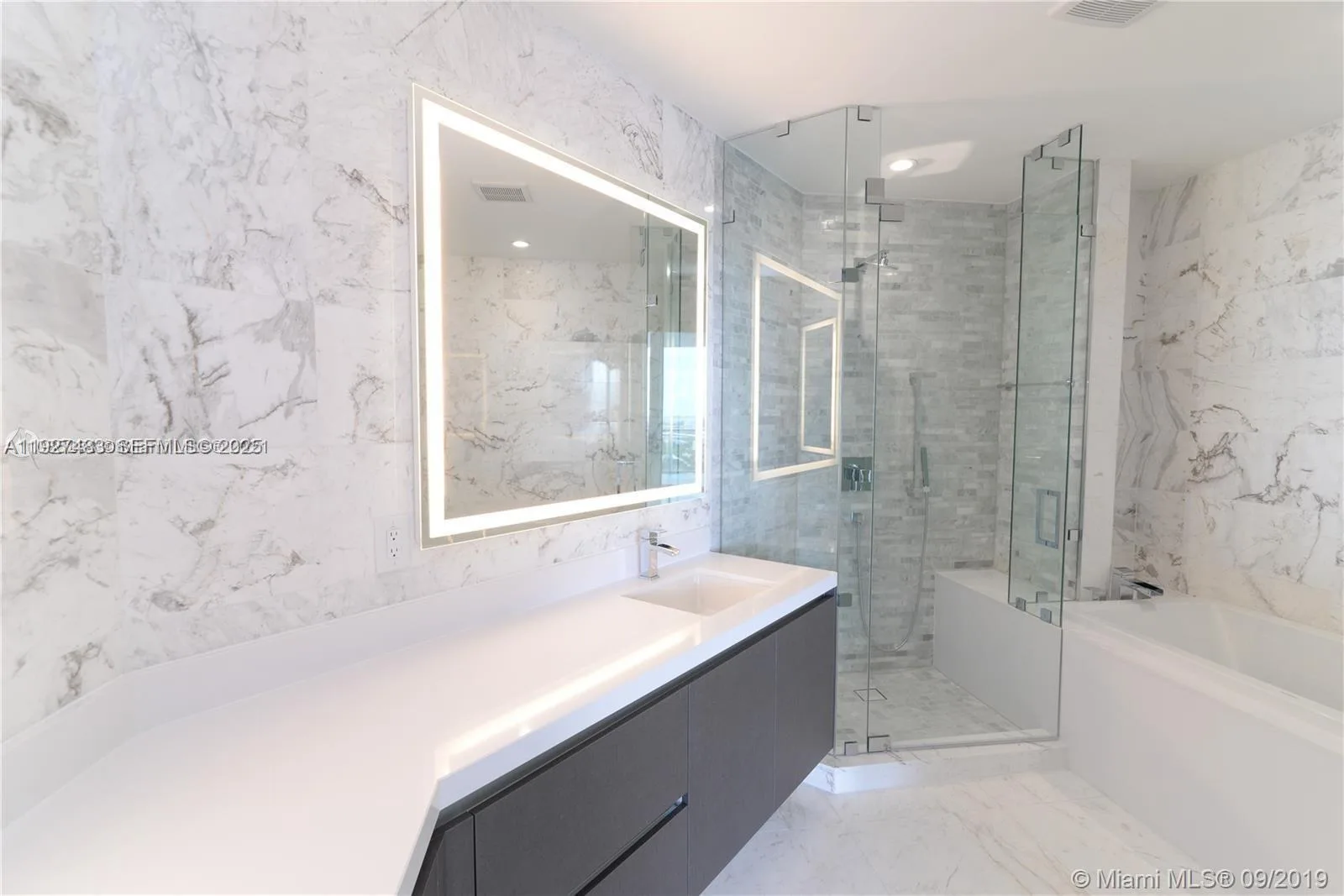 851 NE 1 AVE # 4110, Miami, FL 33132 photo 6