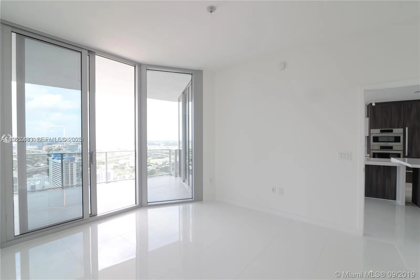 851 NE 1 AVE # 4110, Miami, FL 33132 photo 8