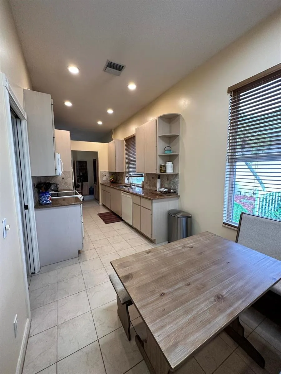 7461 SE Autumn Lane, Hobe Sound, FL 33455 photo 3