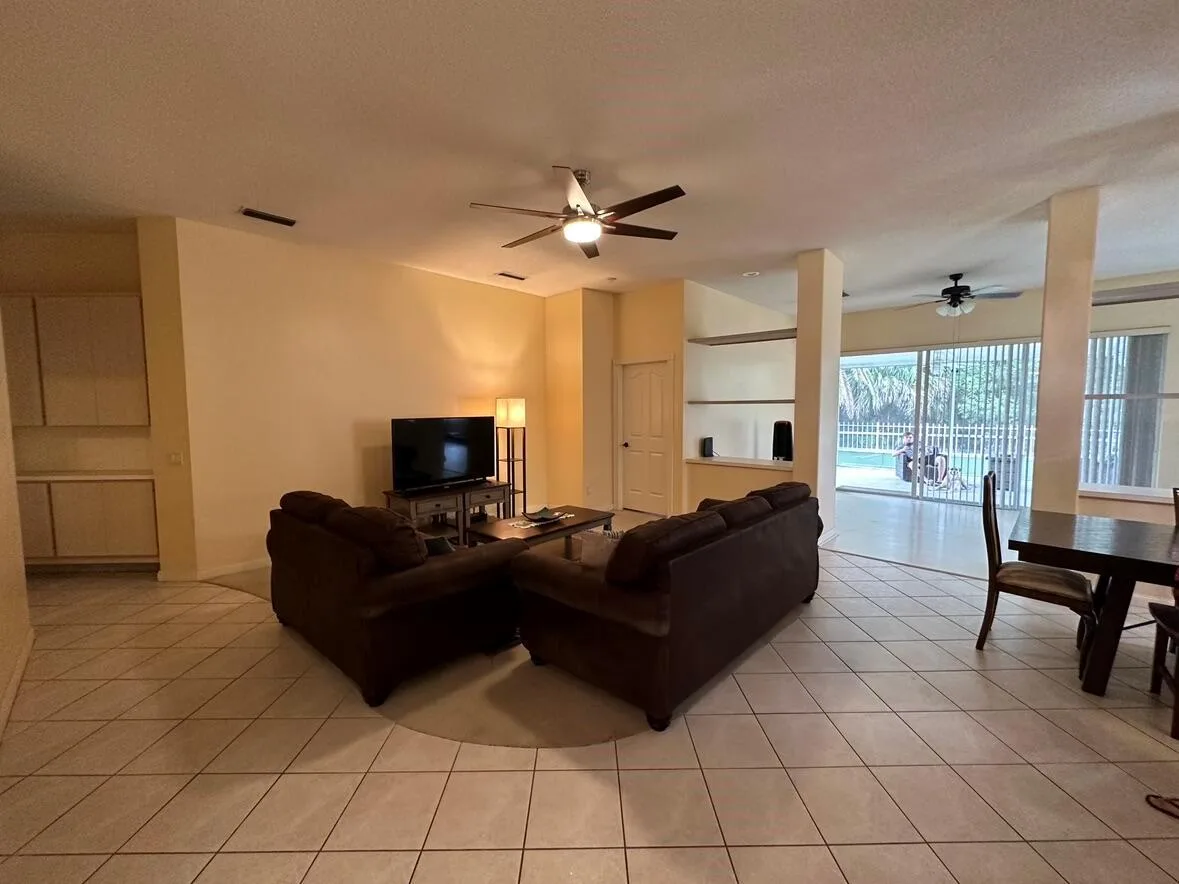 7461 SE Autumn Lane, Hobe Sound, FL 33455 photo 4