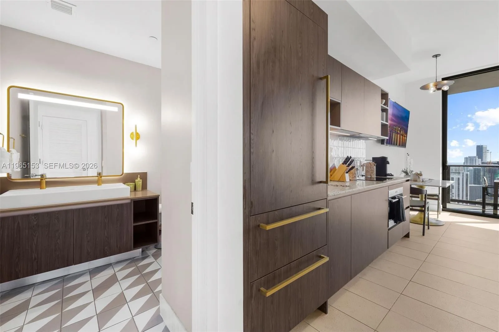 159 NE 6th St # 4906, Miami, FL 33132 photo 13