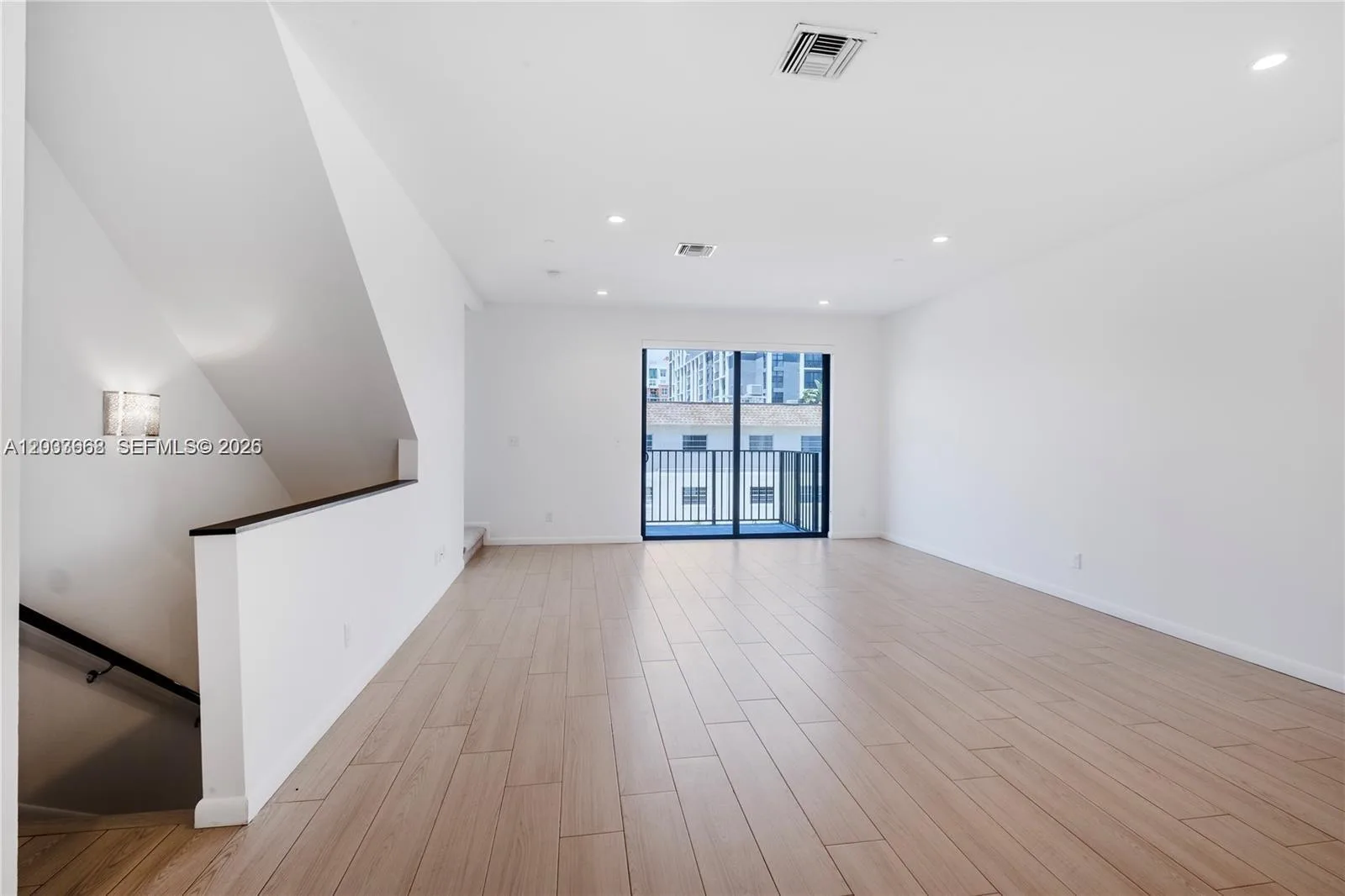 113 NE 6 St. # 3605, Fort Lauderdale, FL 33304 photo 3