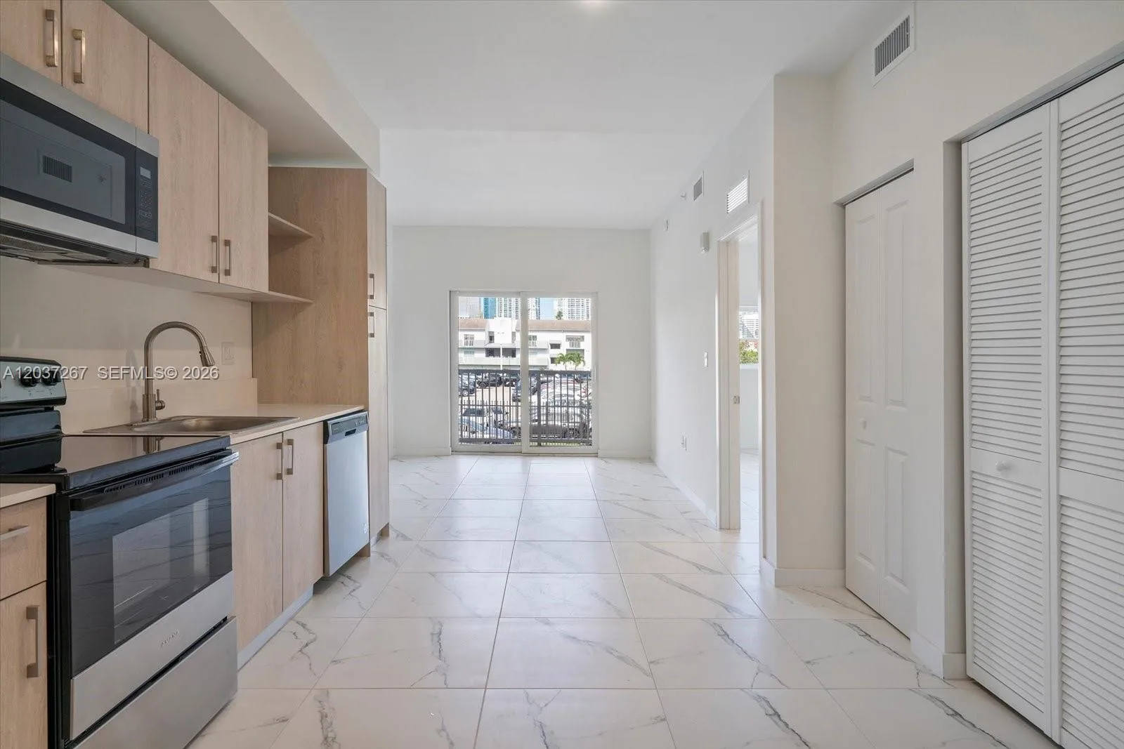 420 SW 7th Ave # 204, Miami, FL 33130 photo 2