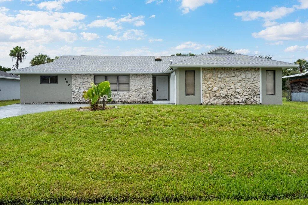 160 SW Grove Avenue, Port St. Lucie, FL 34983