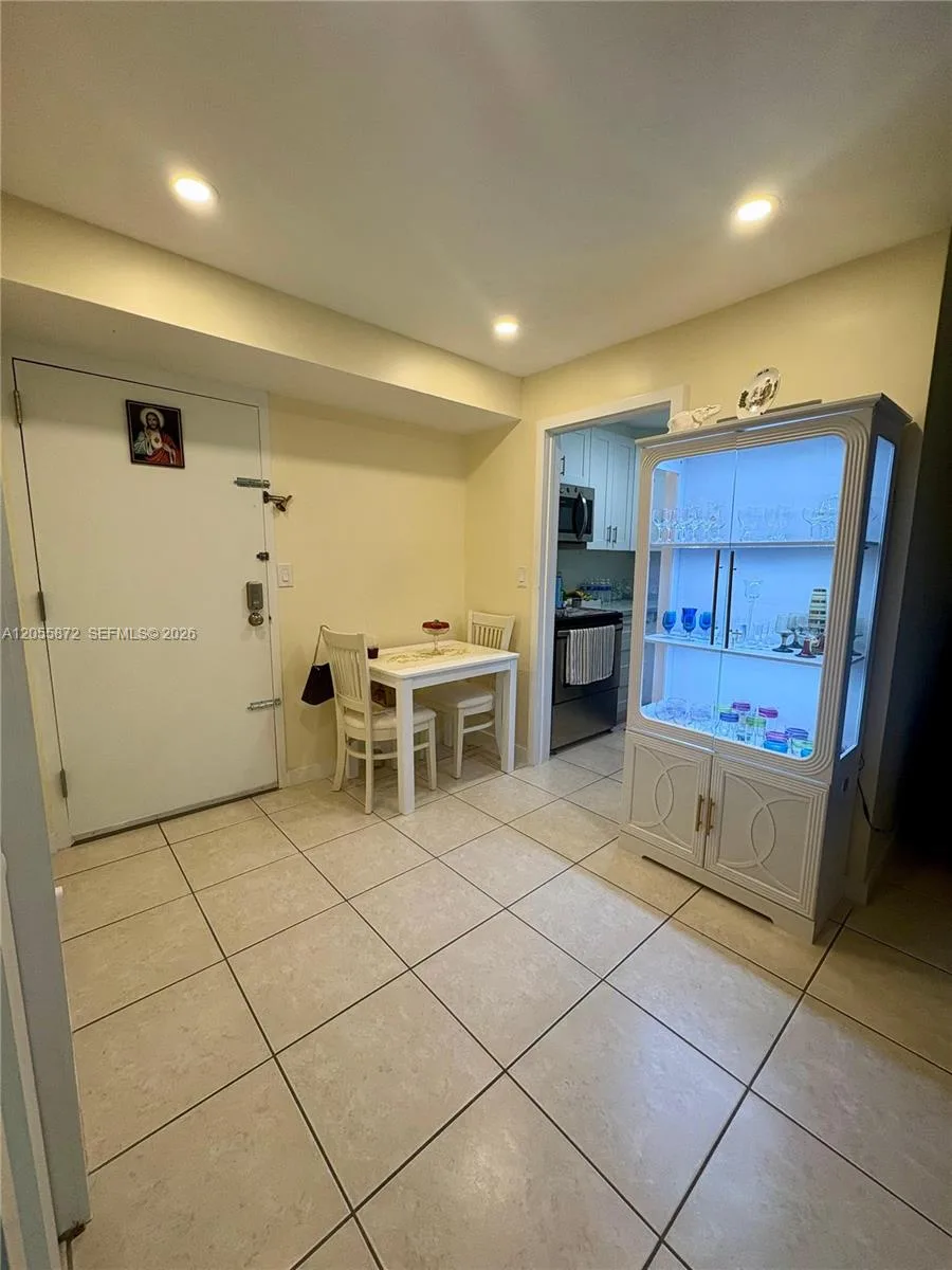 5050 NW 7th St # 309, Miami, FL 33126