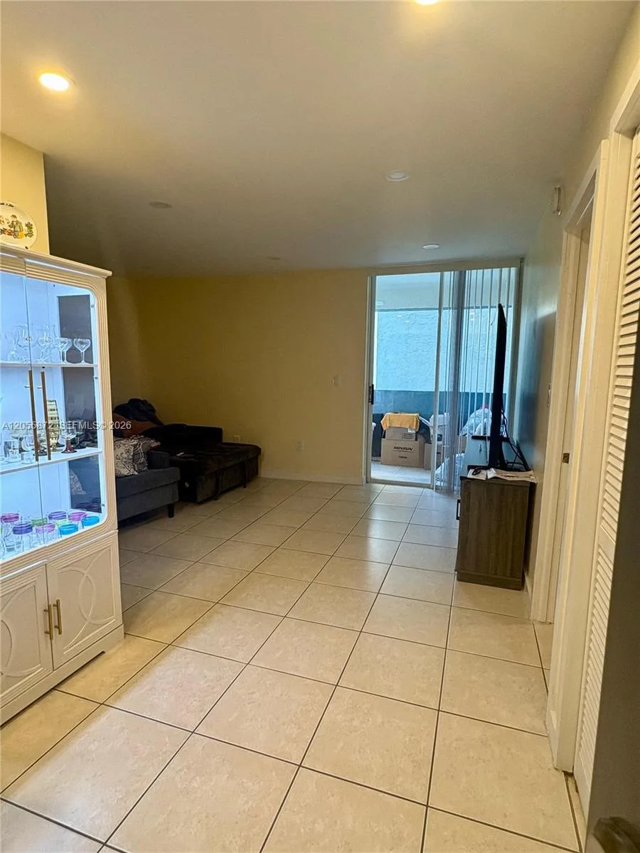 5050 NW 7th St # 309, Miami, FL 33126 photo 6