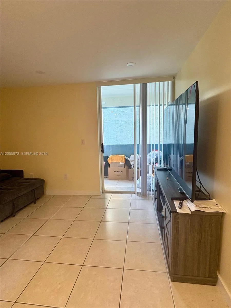 5050 NW 7th St # 309, Miami, FL 33126 photo 8