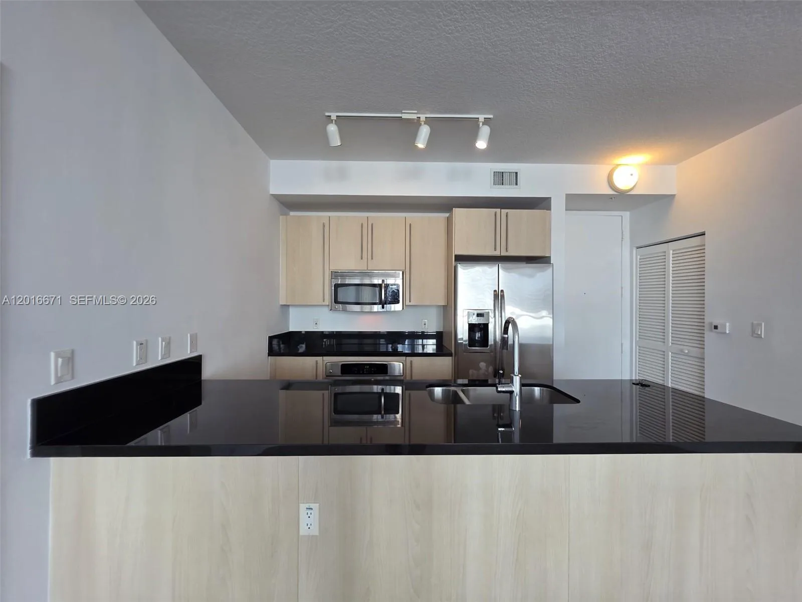 1111 SW 1st Ave # 1823-N, Miami, FL 33130 photo 5