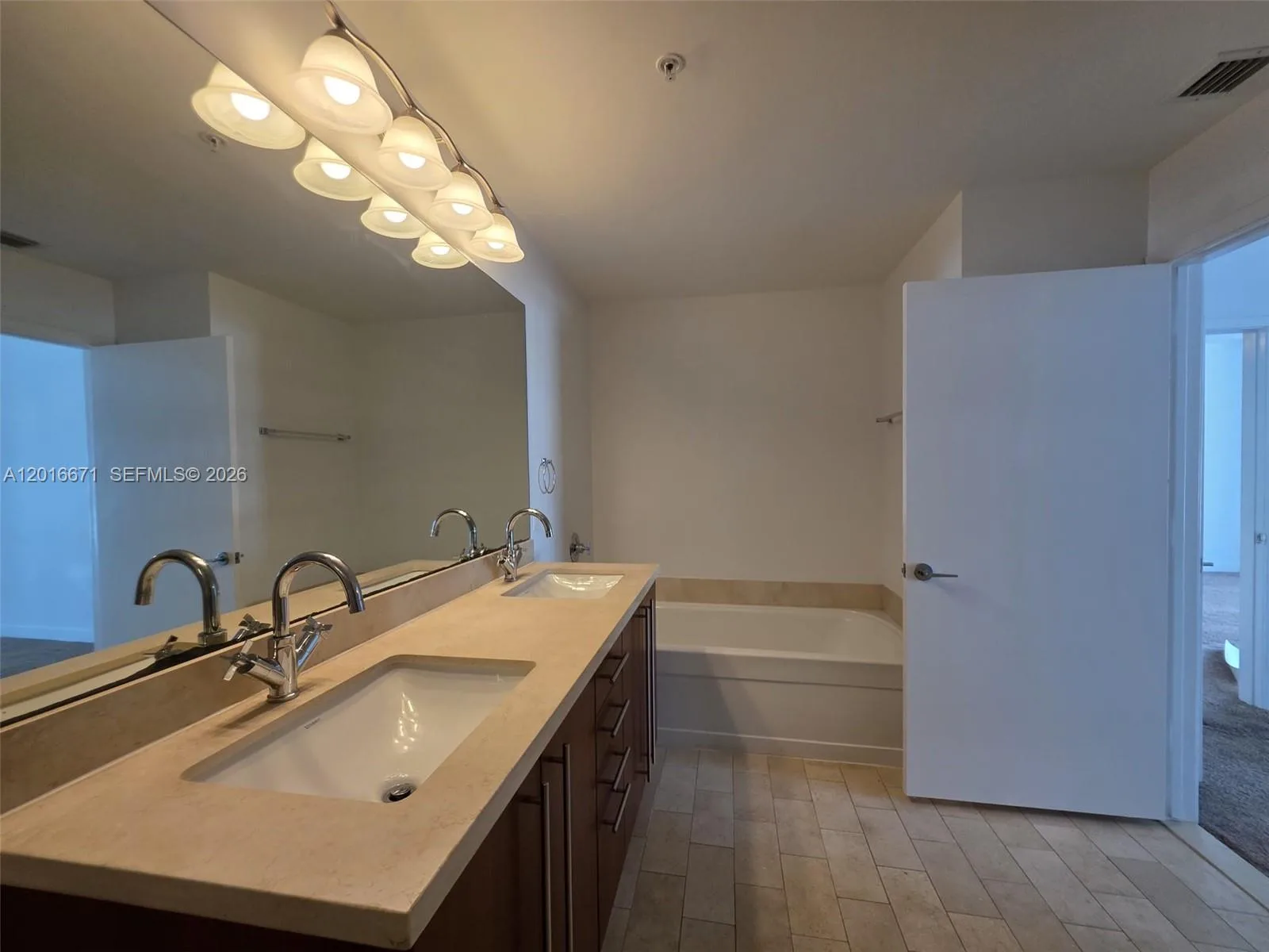 1111 SW 1st Ave # 1823-N, Miami, FL 33130 photo 6