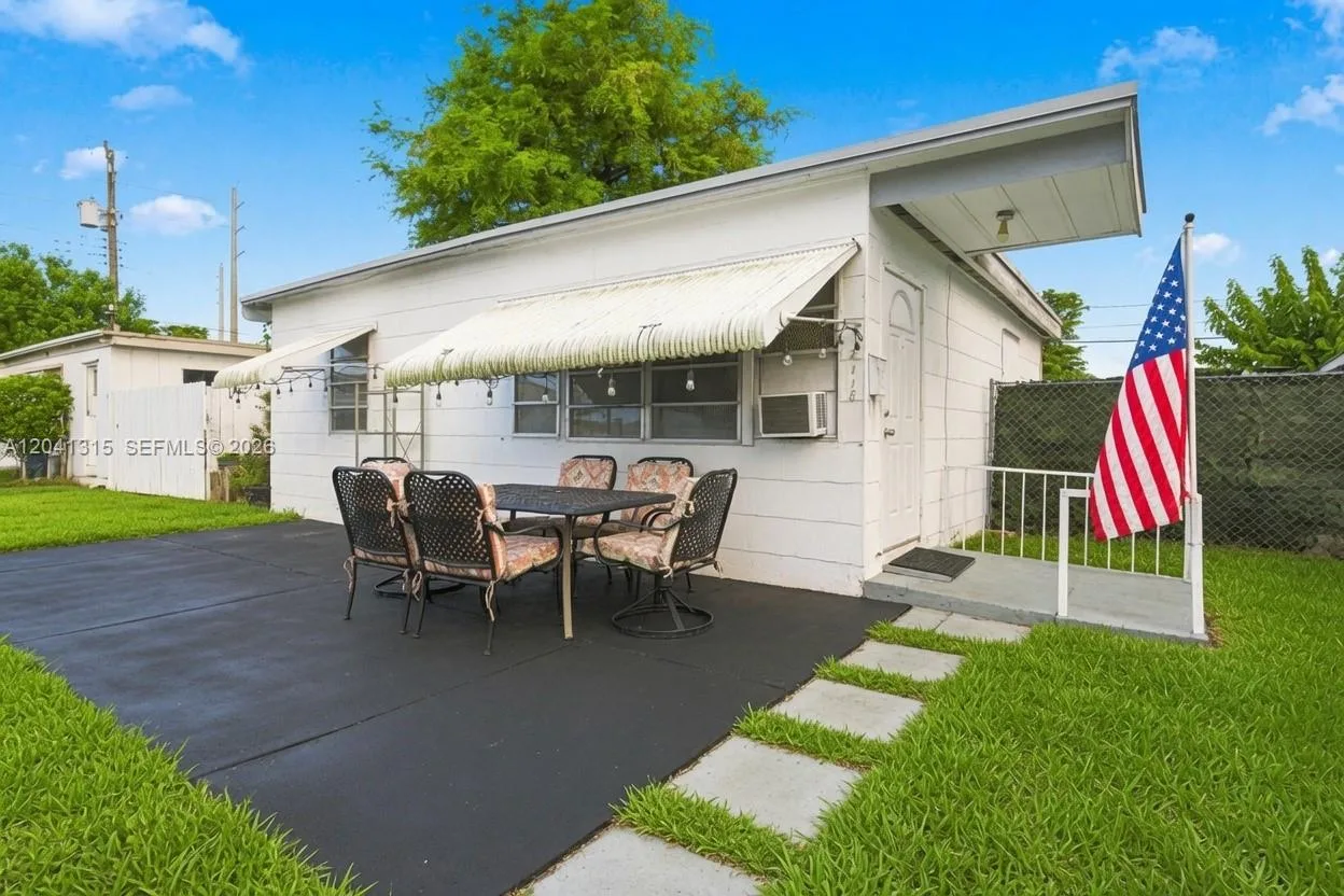 2118 Coolidge St, Hollywood, FL 33020
