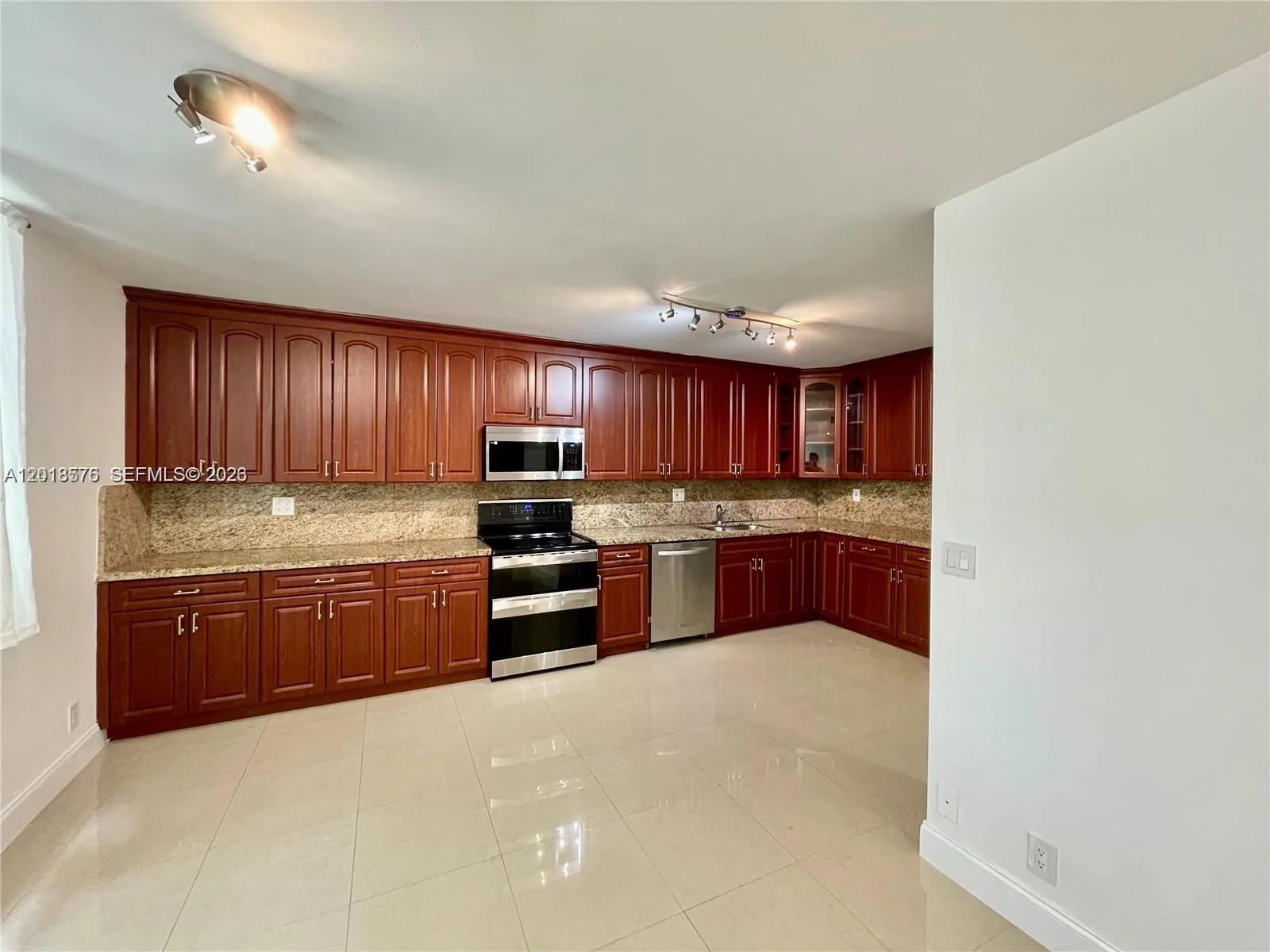20441 NE 30th Ave # 122-9, Aventura, FL 33180 photo 2