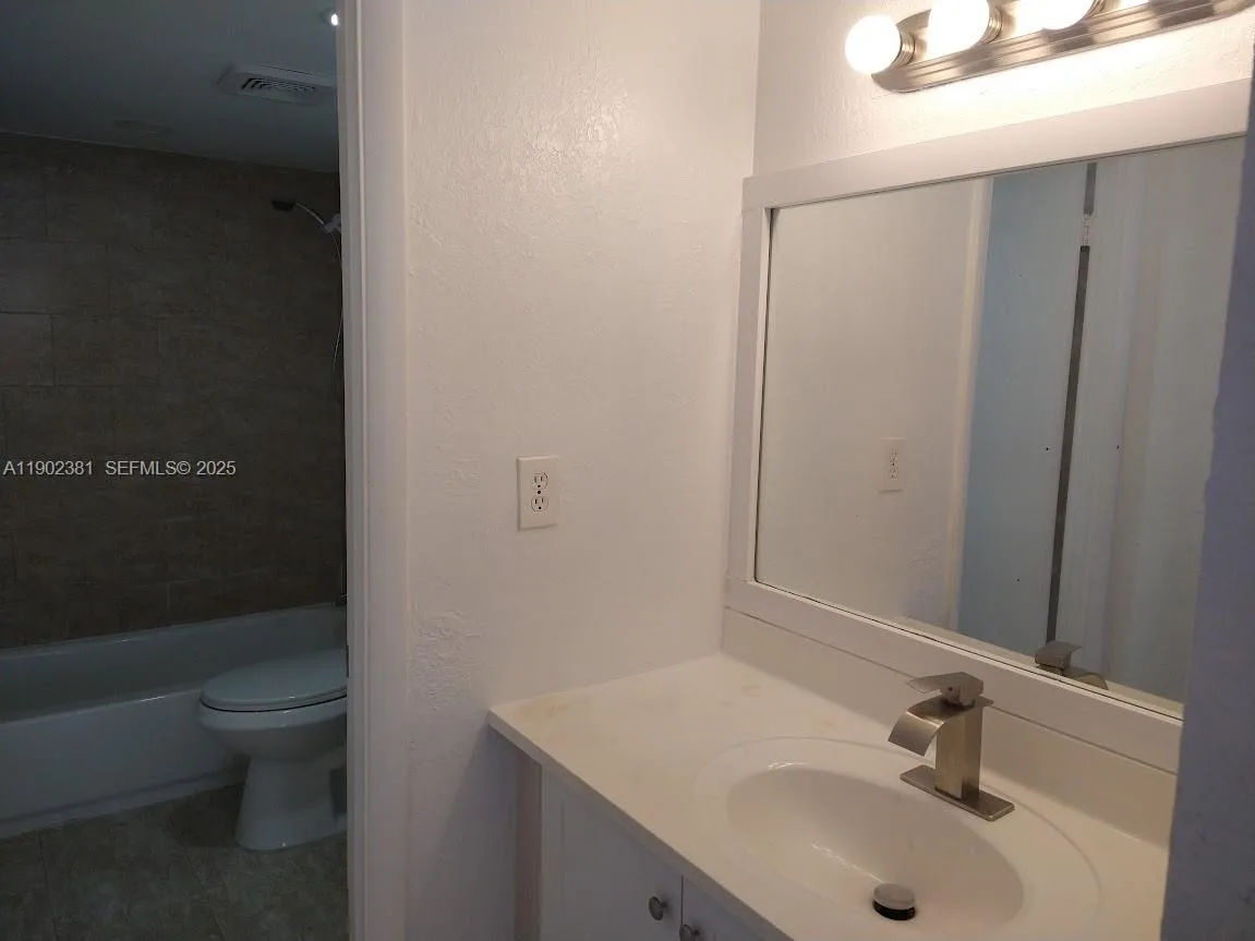 700 NW 214th St # 403, Miami Gardens, FL 33169 photo 6