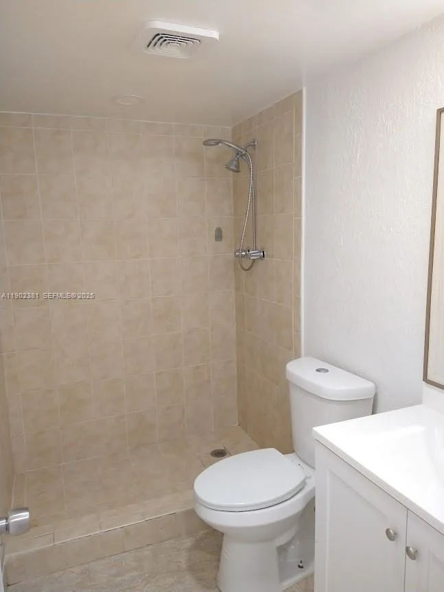 700 NW 214th St # 403, Miami Gardens, FL 33169 photo 9