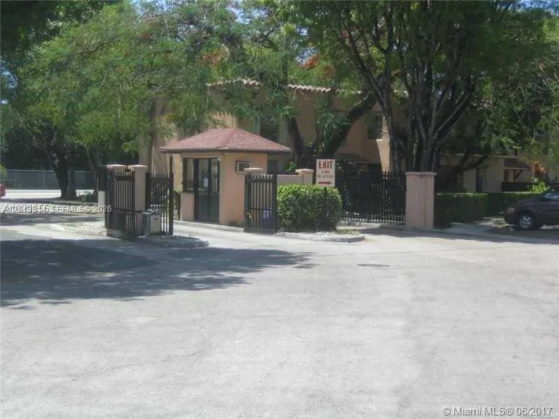 10794 N Kendall Dr # B23, Miami, FL 33176 photo 2