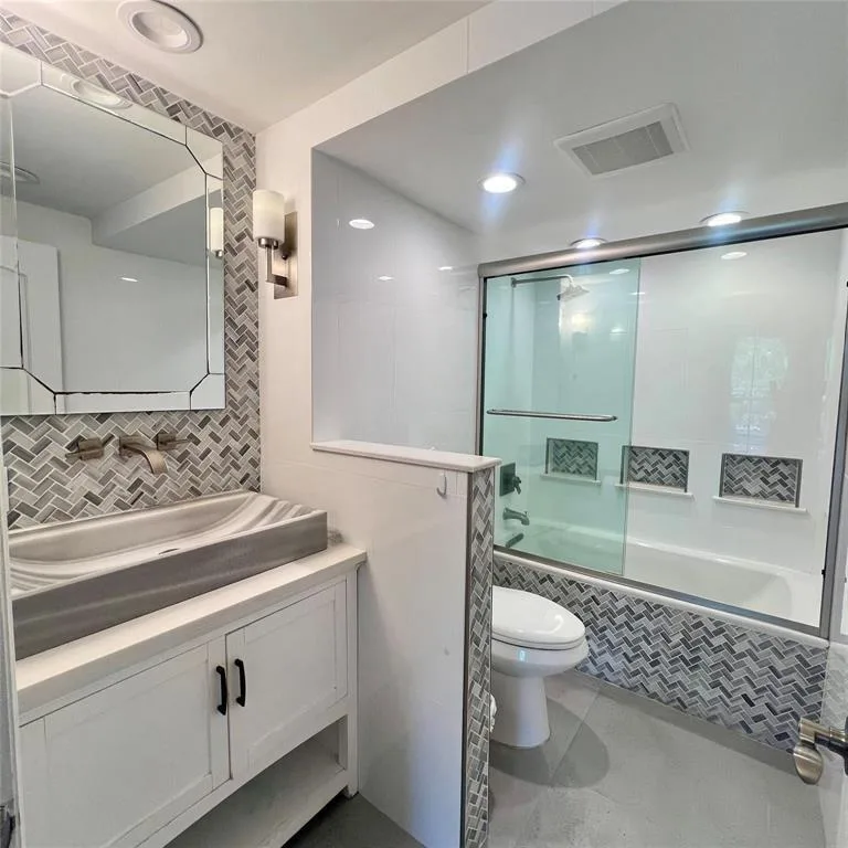 3900 N Hills Drive # 208, Hollywood, FL 33021