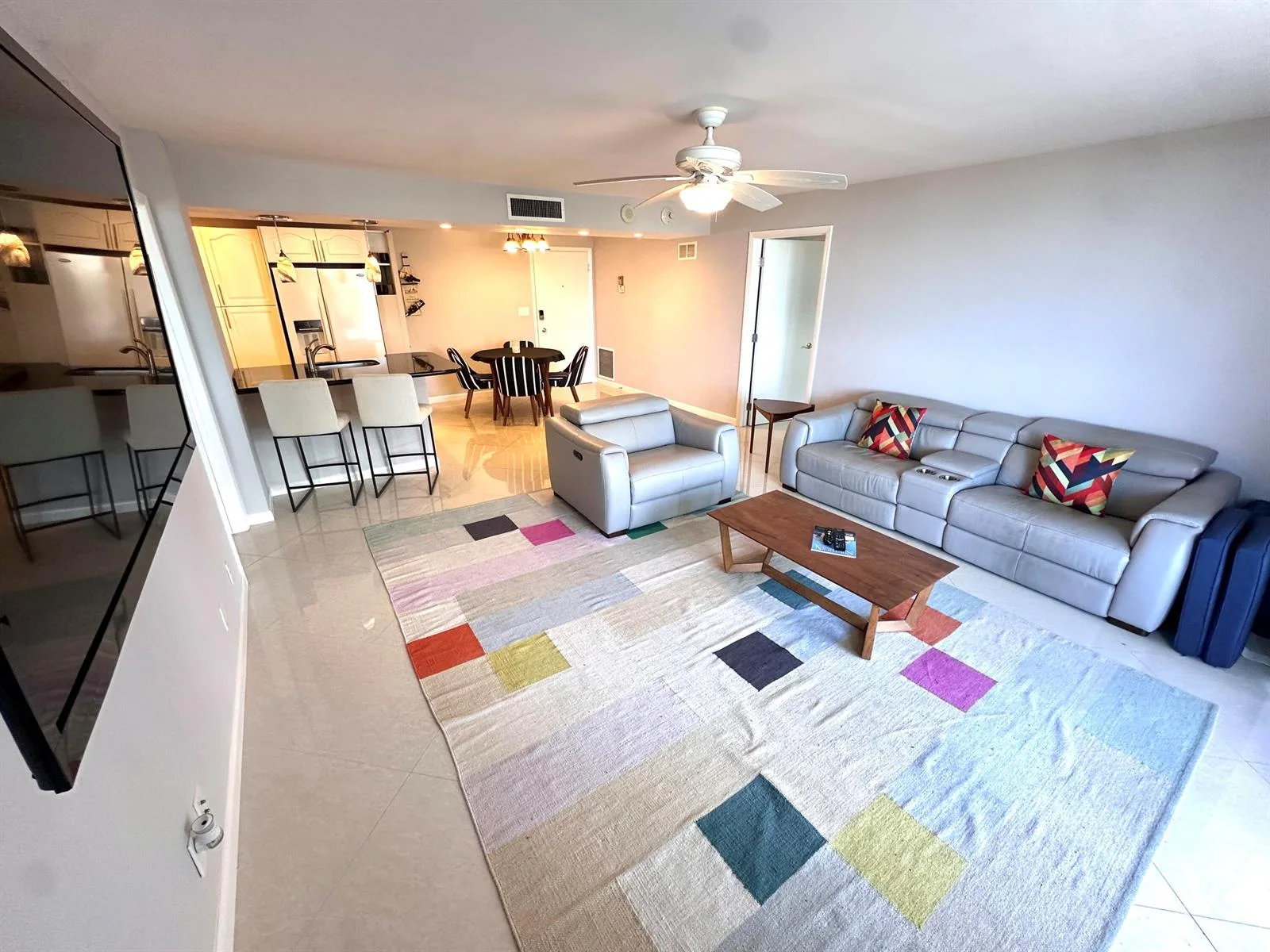 1 Las Olas Circle # 313, Fort Lauderdale, FL 33316