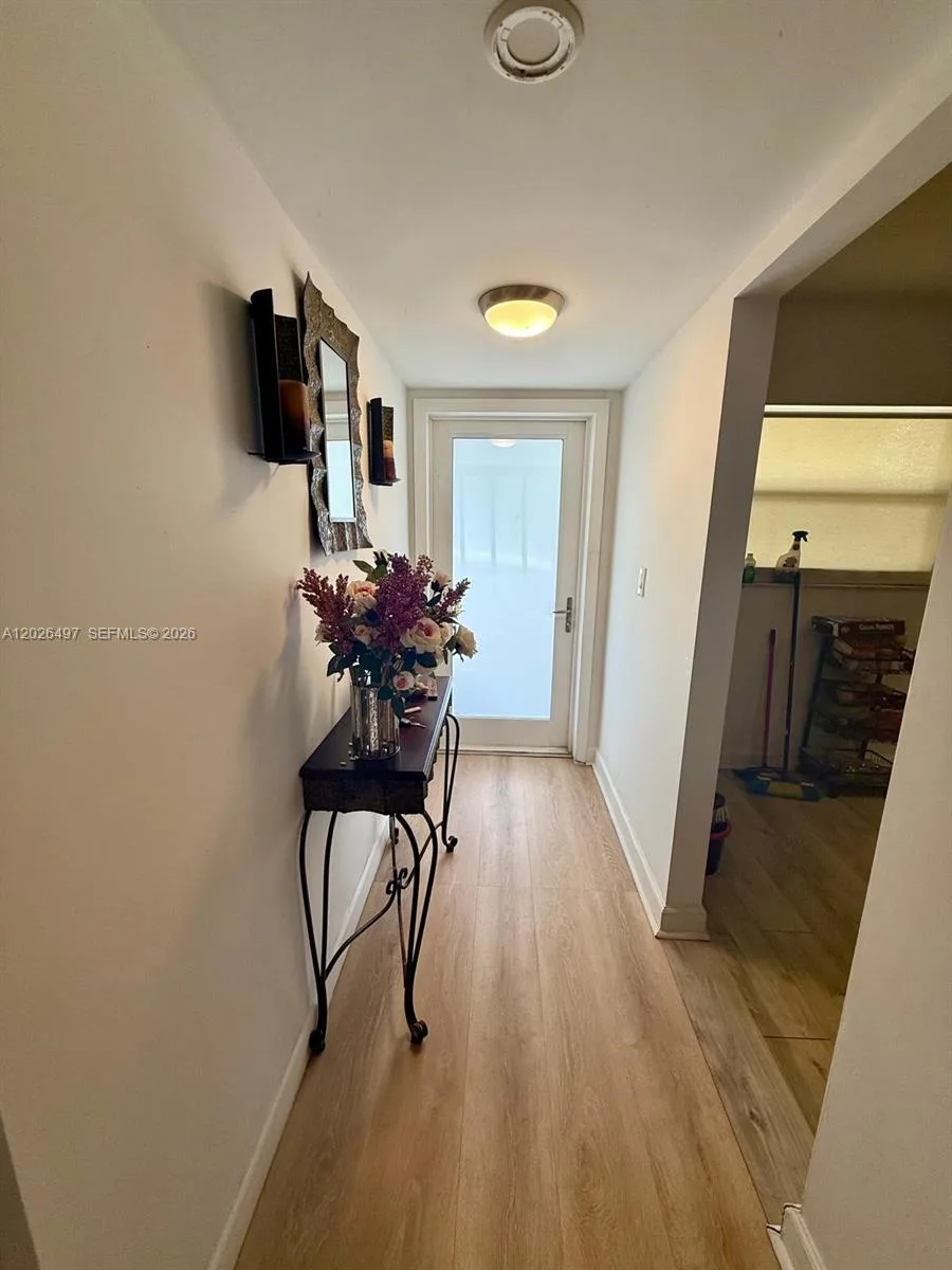 5985 Del Lago Cir # 215, Sunrise, FL 33313