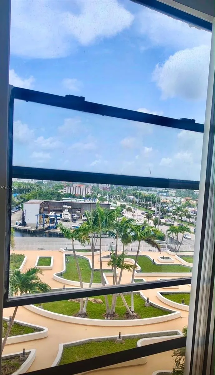 13499 Biscayne Blvd # 706, North Miami, FL 33181 photo 10