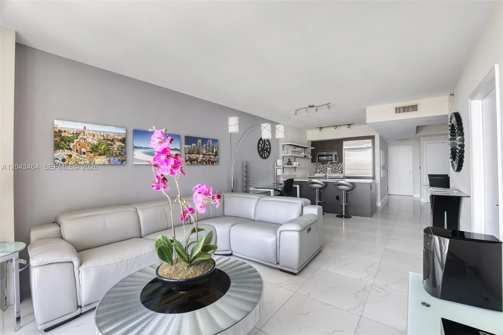 500 Brickell Ave # 1400, Miami, FL 33131 photo 4