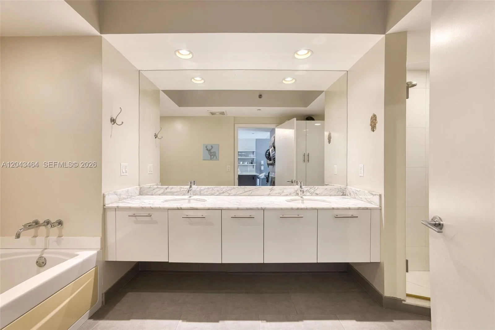 500 Brickell Ave # 1400, Miami, FL 33131 photo 9