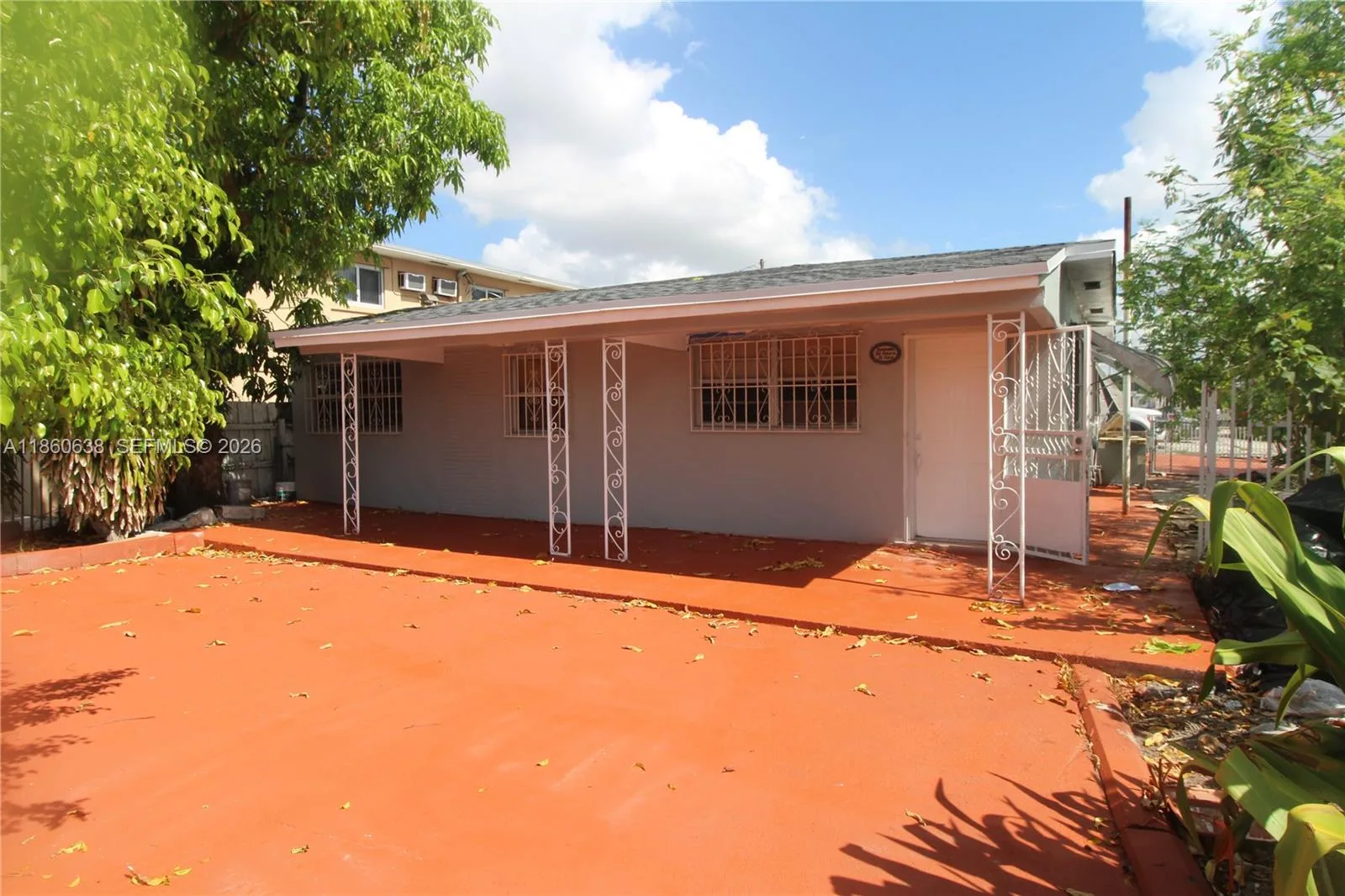965 W 23rd St, Hialeah, FL 33010