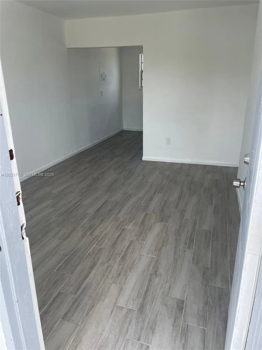 1261 NW 59th St # 14, Miami, FL 33142 photo 2