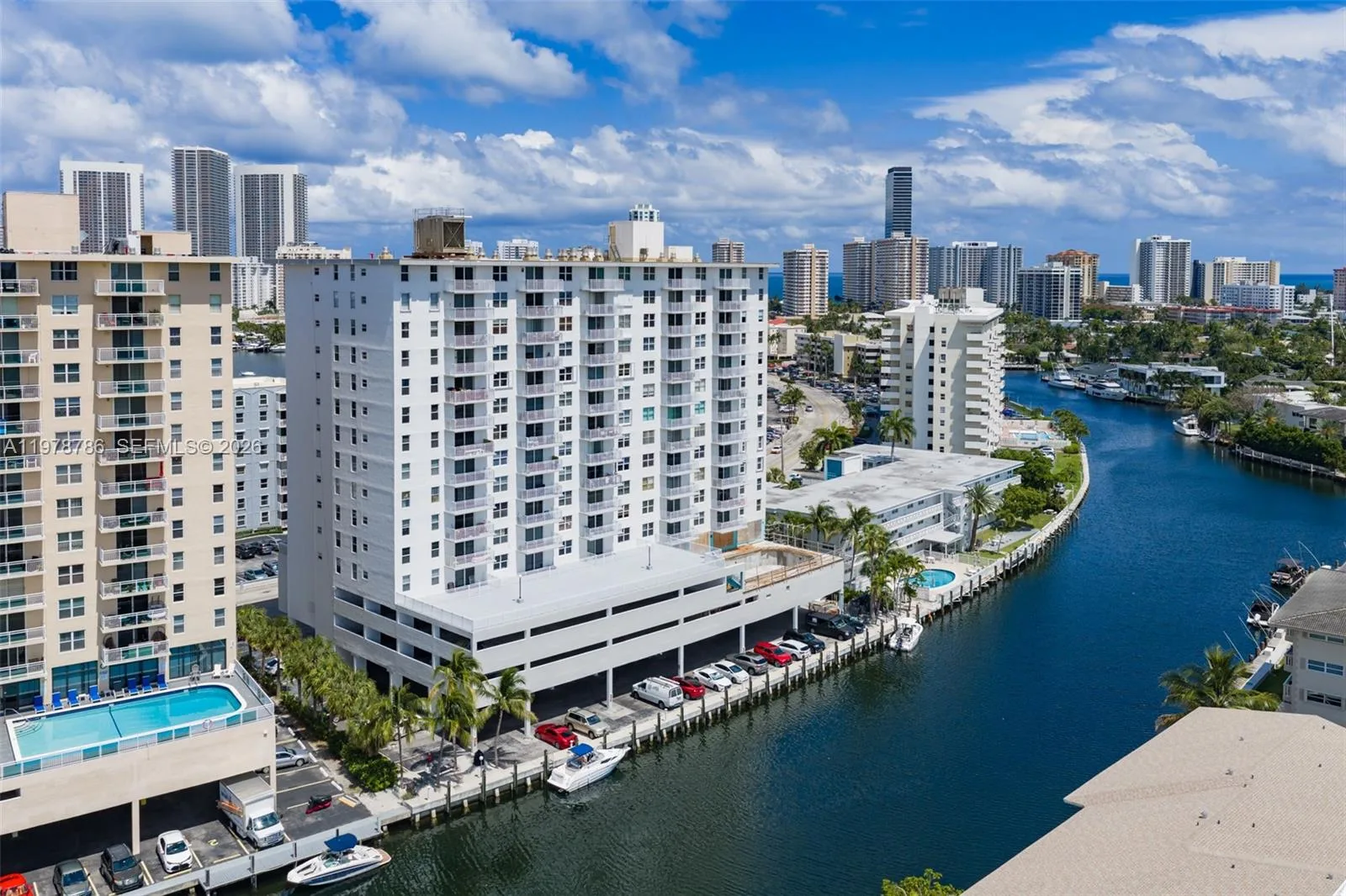 427 Golden Isles Dr # 9G, Hallandale Beach, FL 33009