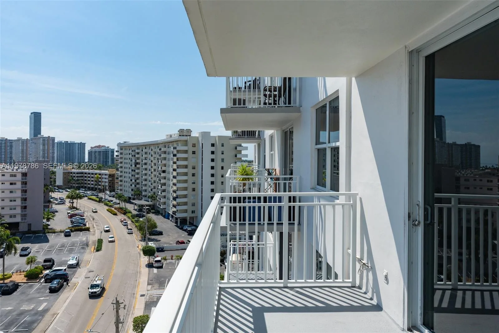 427 Golden Isles Dr # 9G, Hallandale Beach, FL 33009 — zdjęcie 5