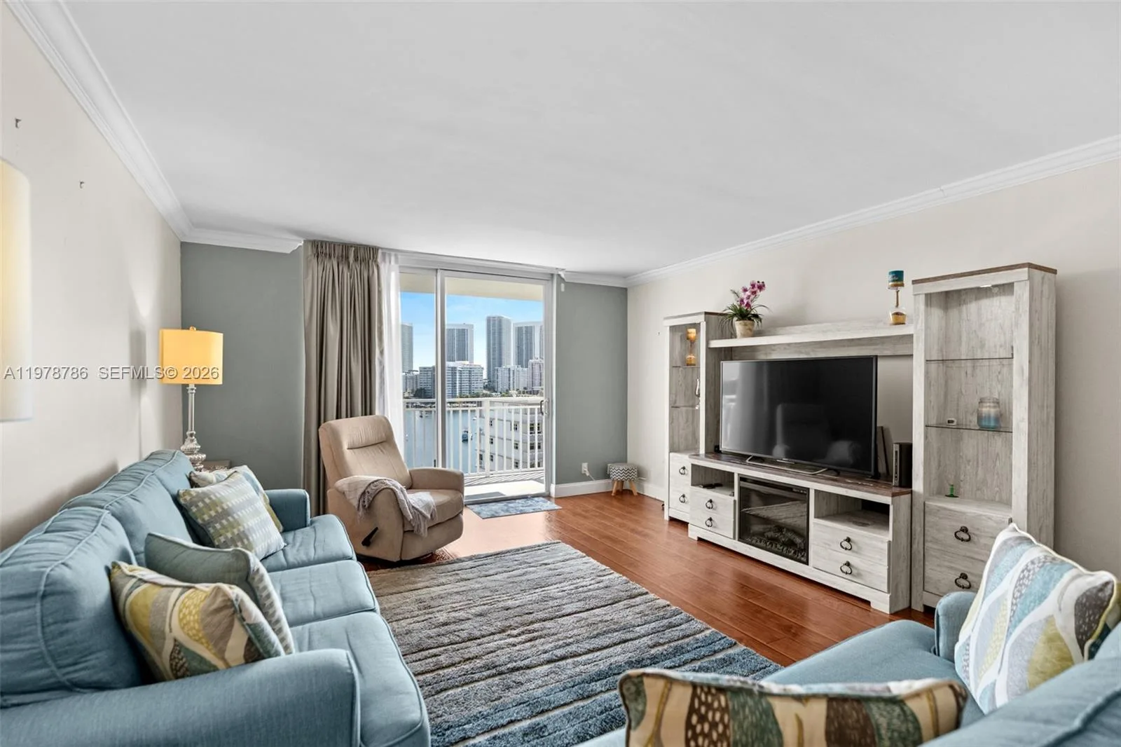 427 Golden Isles Dr # 9G, Hallandale Beach, FL 33009 photo 6