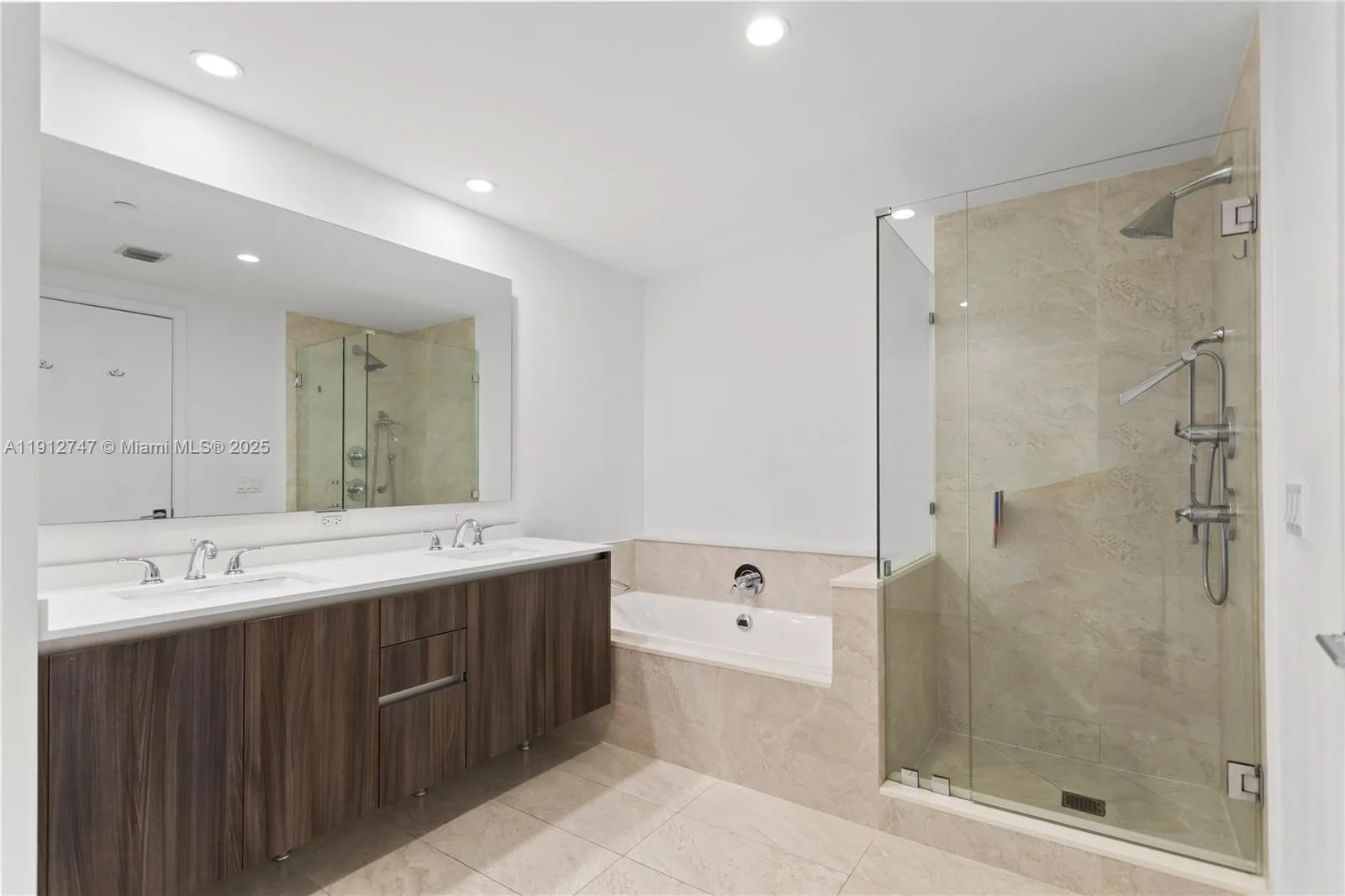 488 NE 18th St # 3401, Miami, FL 33132 photo 11